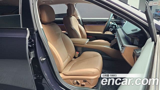 Hyundai Grandeur Hybrid 2023 — Photo 26/37