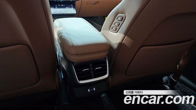 Hyundai Grandeur Hybrid 2023 — Photo 17/37