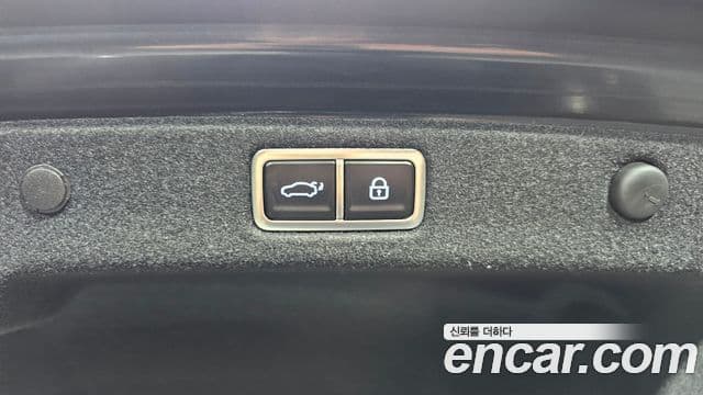 Hyundai Grandeur Hybrid 2023 — Photo 33/37