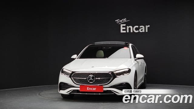 Mercedes-Benz E-Class 2026 — Фото 3/20