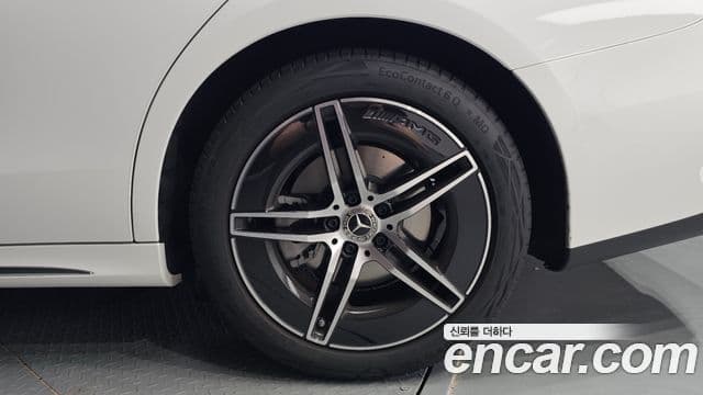 Mercedes-Benz E-Class 2026 — Photo 24/35