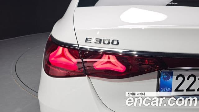 Mercedes-Benz E-Class 2026 — Photo 21/35