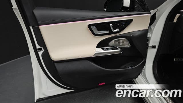 Mercedes-Benz E-Class 2026 — Photo 11/35
