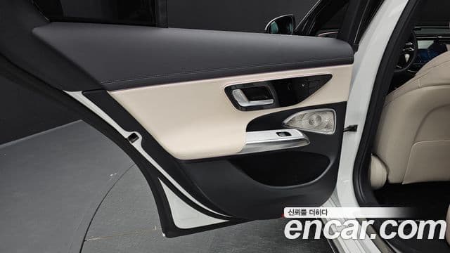 Mercedes-Benz E-Class 2026 — Photo 9/35