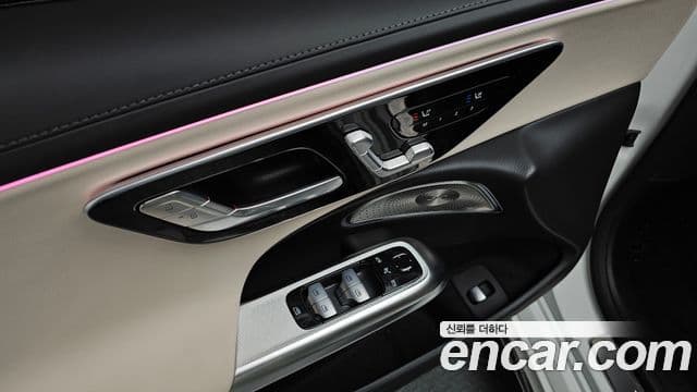 Mercedes-Benz E-Class 2026 — Photo 10/35