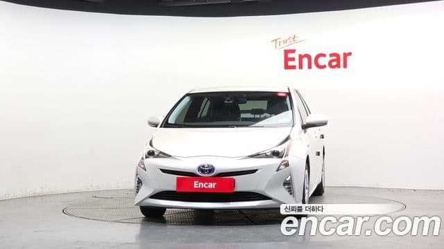 Toyota Prius 2018 — Photo 29/32