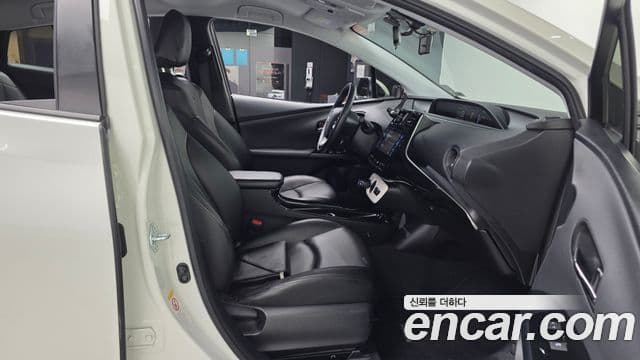 Toyota Prius 2018 — Photo 18/32