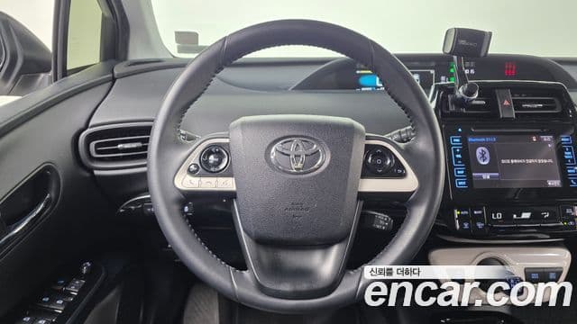 Toyota Prius 2018 — Photo 23/32