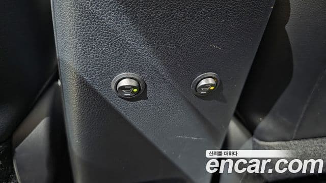 Toyota Prius 2018 — Photo 24/32
