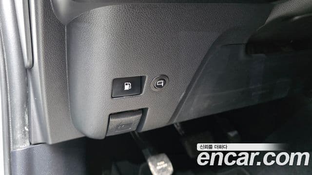 Toyota Prius 2018 — Photo 17/32