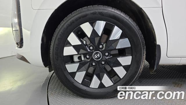 Hyundai Staria 2024 — Şəkil 6/31