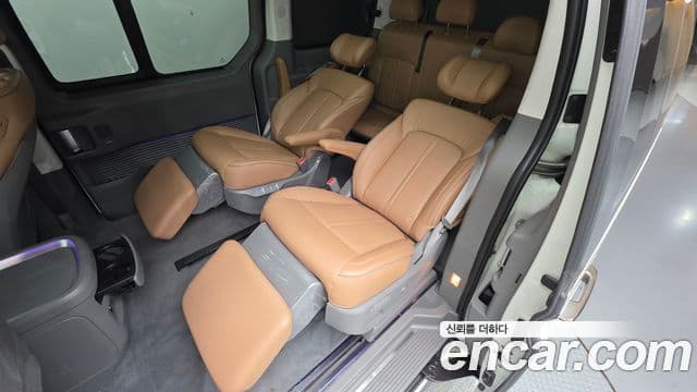 Hyundai Staria 2024 — Şəkil 14/31