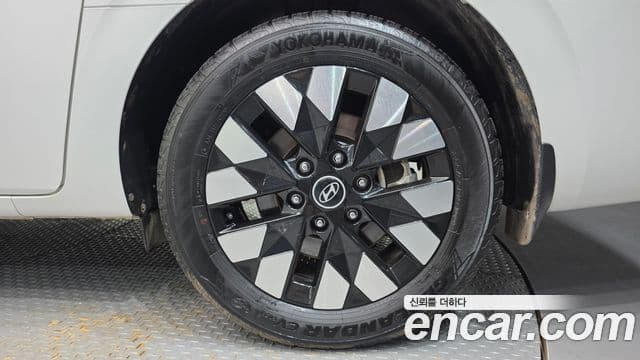 Hyundai Staria 2024 — Şəkil 23/31