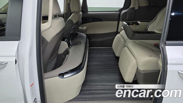 Kia Carnival 2024 — Фото 12/20