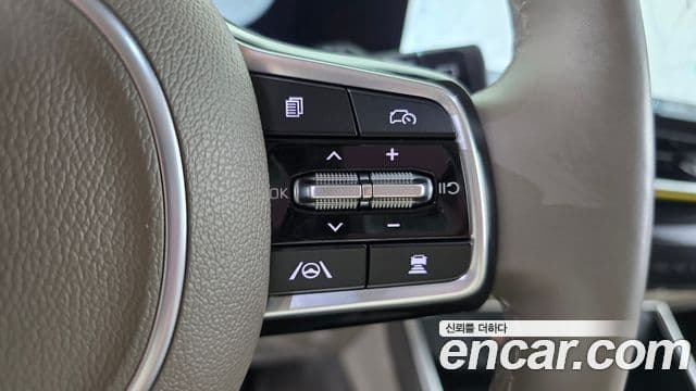 Kia Carnival 2024 — Фото 17/20