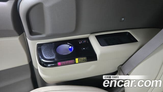 Kia Carnival 2024 — Фото 19/20