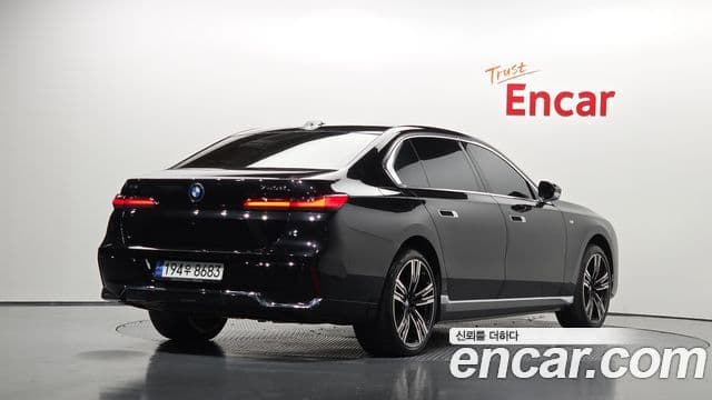 BMW 7 Series 2023 — Şəkil 2/20