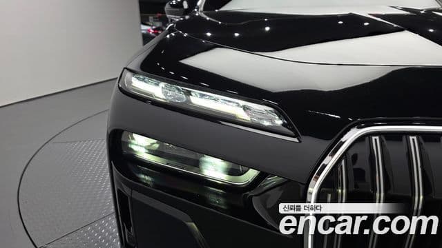 BMW 7 Series 2023 — Photo 10/34