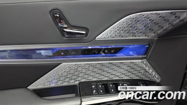 BMW 7 Series 2023 — Photo 16/34