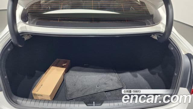 Hyundai Sonata 2021 — Фото 18/20