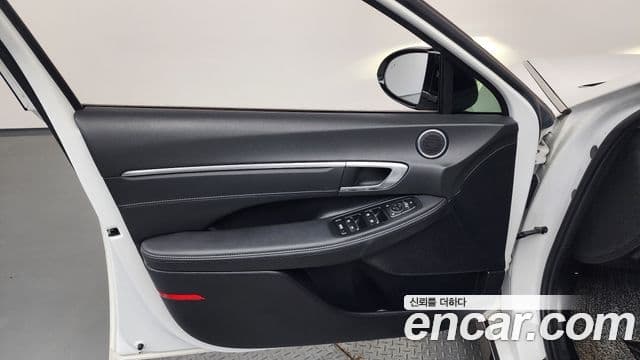 Hyundai Sonata Hybrid 2021 — Şəkil 9/32