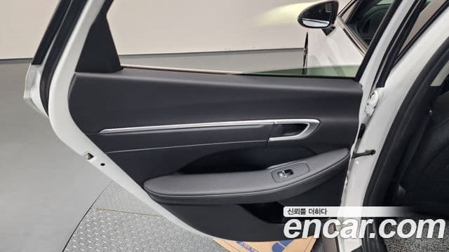 Hyundai Sonata Hybrid 2021 — Şəkil 11/32