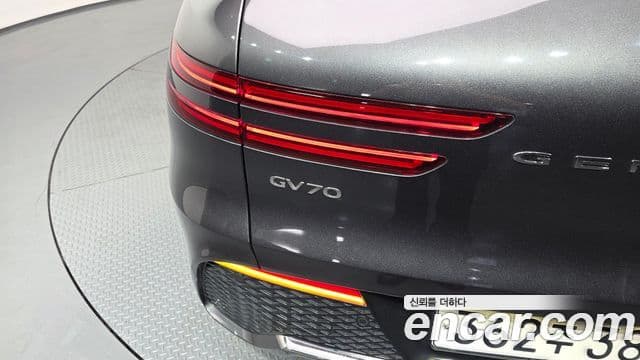 Genesis GV70 2022 — Photo 19/35