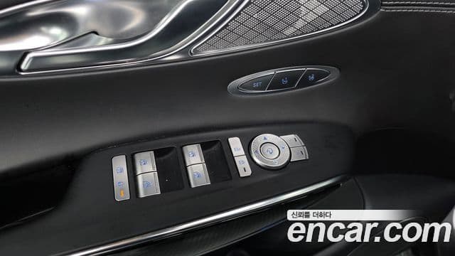 Genesis GV70 2022 — Photo 20/35