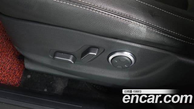 Genesis GV70 2022 — Photo 9/35