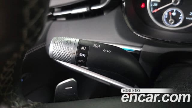 Genesis GV70 2022 — Photo 18/35