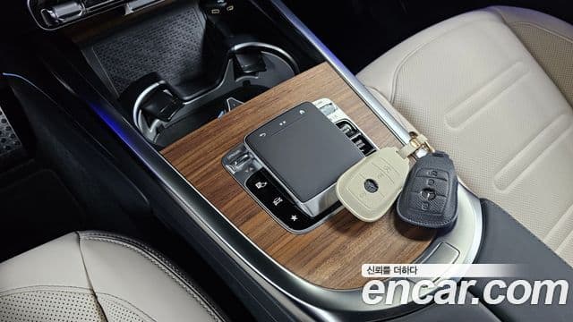 Mercedes-Benz G-Class 2025 — Photo 14/31