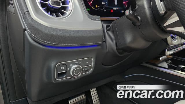 Mercedes-Benz G-Class 2025 — Photo 8/31