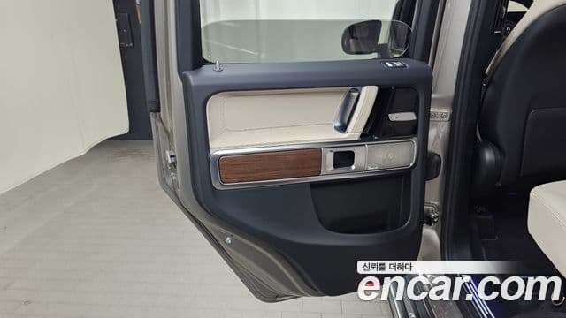 Mercedes-Benz G-Class 2025 — Photo 30/31