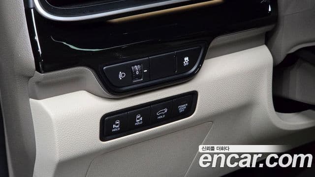 Kia Carnival 2024 — Фото 15/20