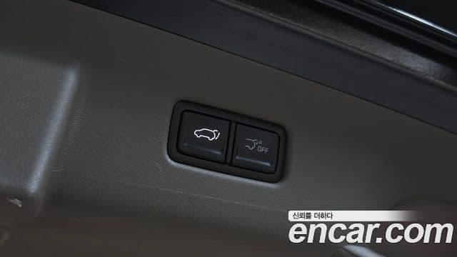 Kia Carnival 2024 — Фото 17/20
