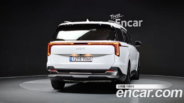 Kia Carnival 2023 — Фото 4/20