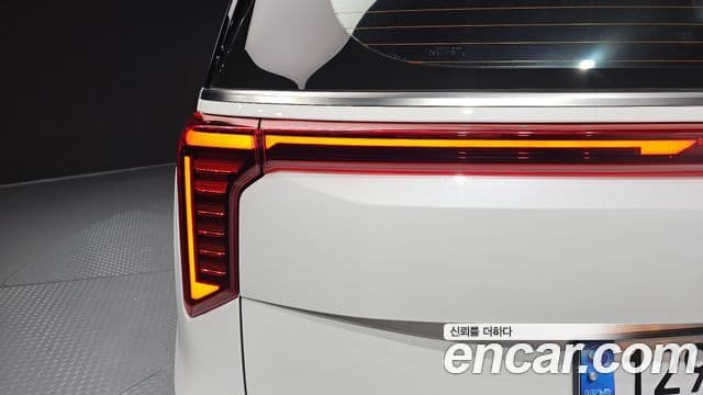 Kia Carnival 2023 — Şəkil 36/40