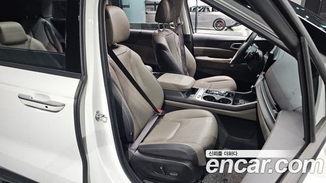 Kia Carnival 2023 — Şəkil 27/40