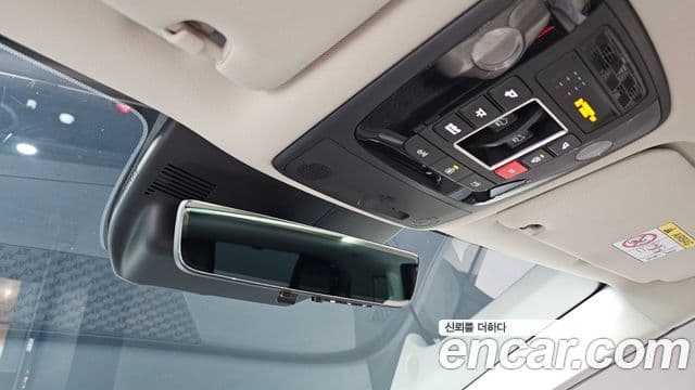 Kia Carnival 2023 — Şəkil 21/40