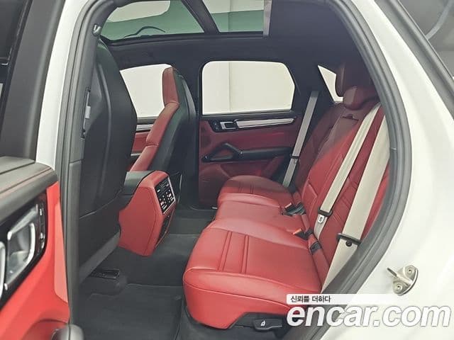 Porsche Cayenne 2023 — Şəkil 7/19