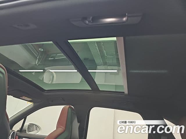 Porsche Cayenne 2023 — Şəkil 8/19