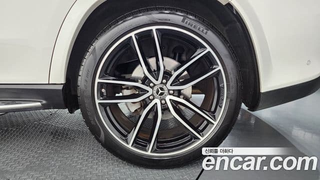 Mercedes-Benz GLS-Class 2023 — Photo 6/41