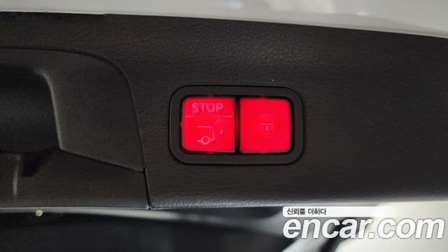 Mercedes-Benz GLS-Class 2023 — Photo 13/41