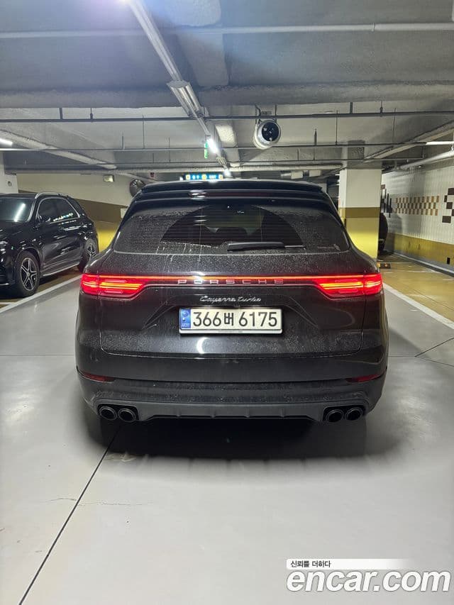 Porsche Cayenne 2022 — Photo 15/18