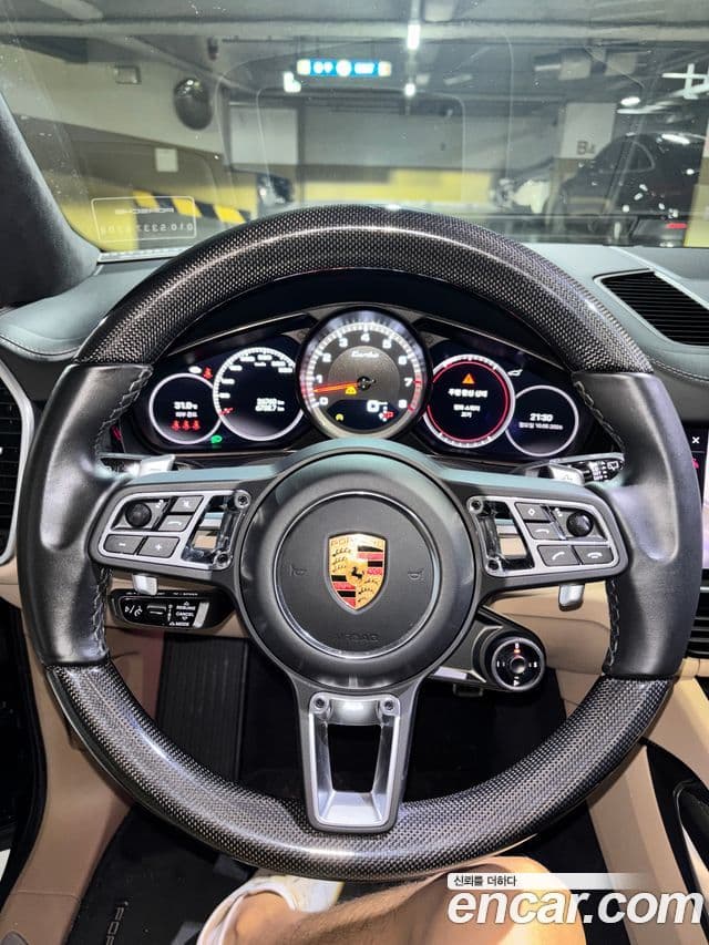 Porsche Cayenne 2022 — Photo 6/18