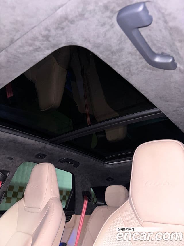 Porsche Cayenne 2022 — Photo 10/18
