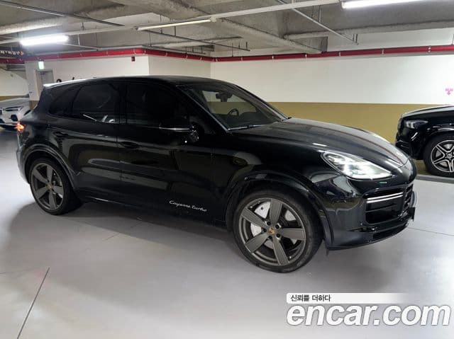 Porsche Cayenne 2022 — Photo 16/18