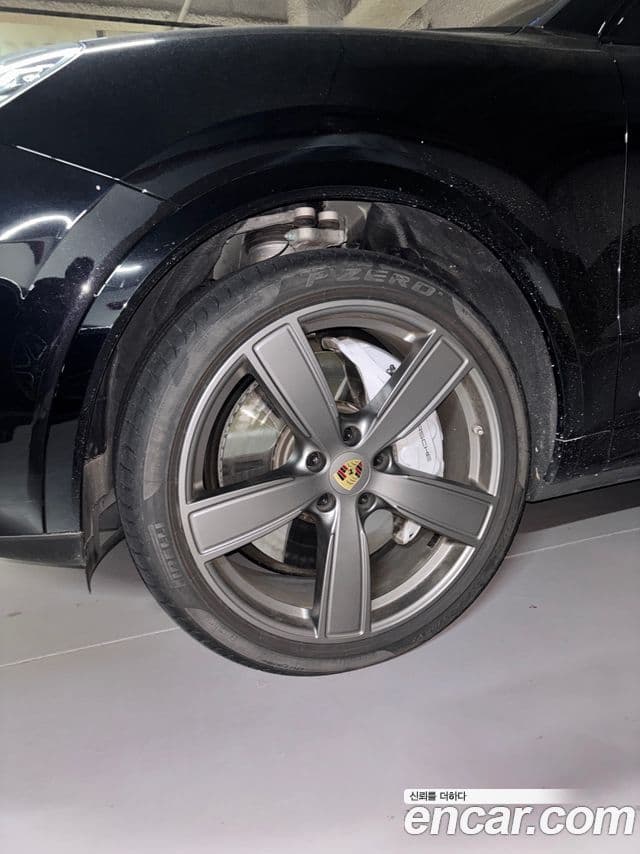 Porsche Cayenne 2022 — Photo 13/18