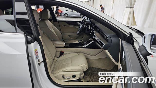 Audi A7 2020 — ფოტო 16/20
