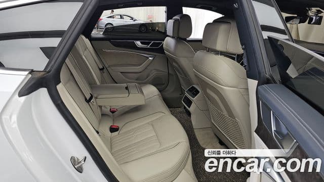 Audi A7 2020 — ფოტო 11/20